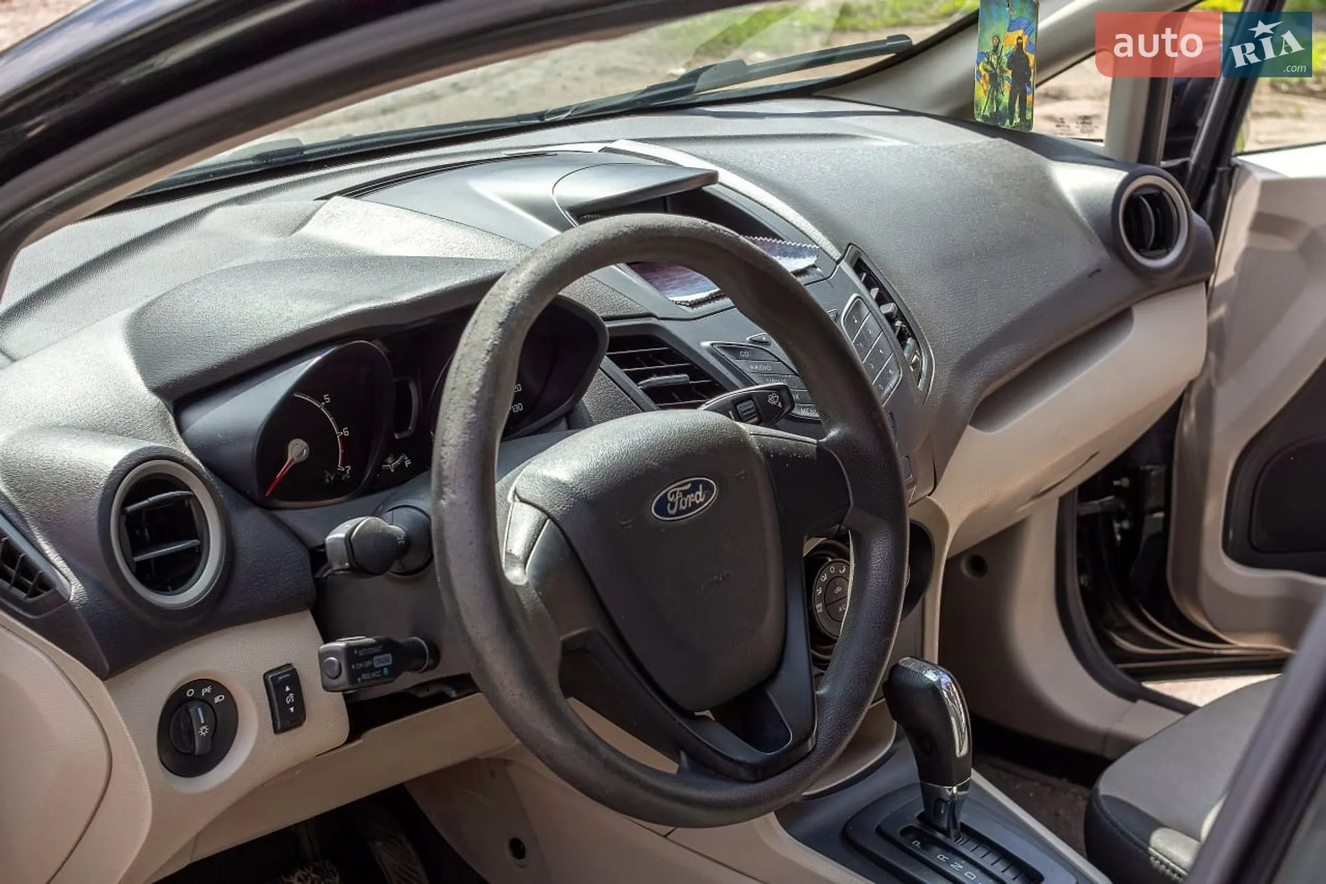 2013 Ford Fiesta - мініатюра 11