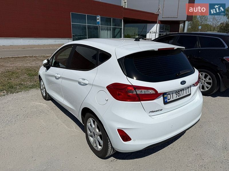 Хетчбек Ford Fiesta 2017 в Києві