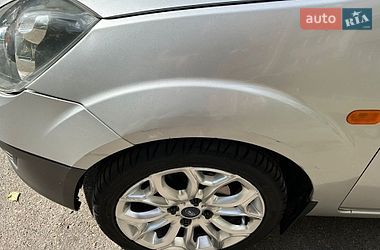 Хетчбек Ford Fiesta 2006 в Києві
