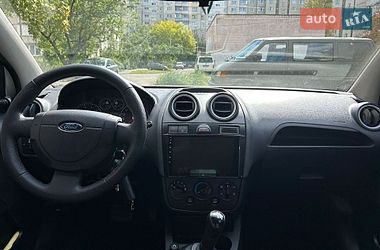 Хетчбек Ford Fiesta 2006 в Києві