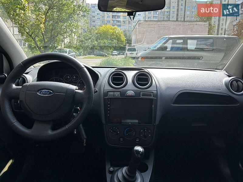 Хетчбек Ford Fiesta 2006 в Києві