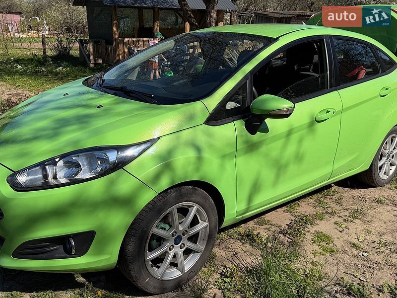 Седан Ford Fiesta 2014 в Чернигове