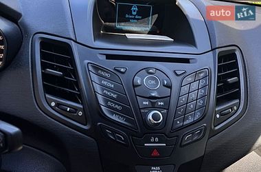 Седан Ford Fiesta 2016 в Крюківщині