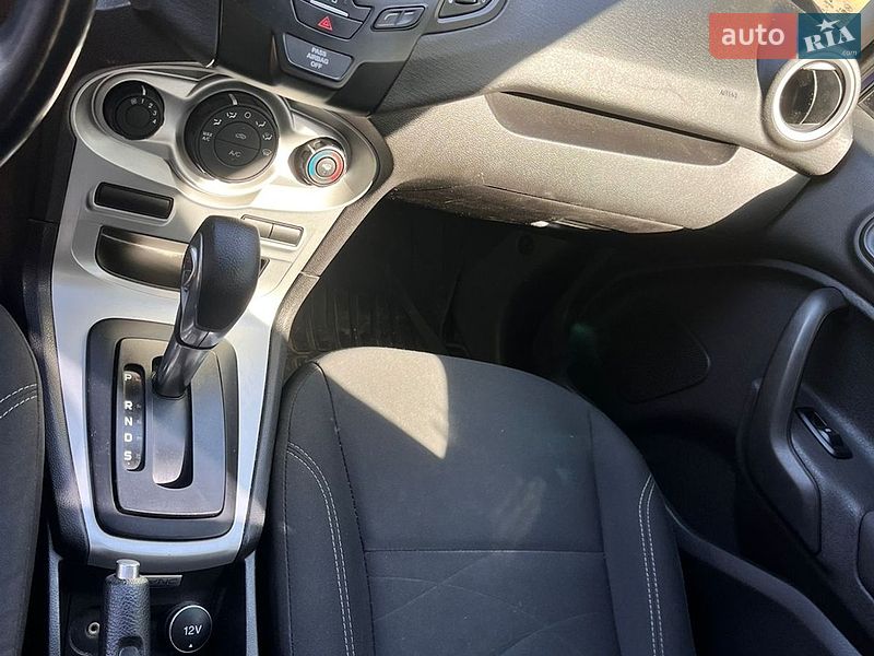 Седан Ford Fiesta 2016 в Крюківщині