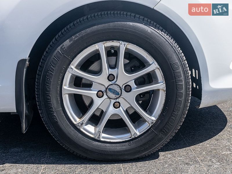 Хэтчбек Ford Fiesta 2011 в Днепре