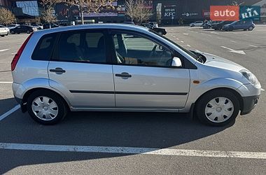 Хэтчбек Ford Fiesta 2007 в Киеве