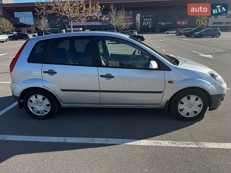 Хэтчбек Ford Fiesta 2007 в Киеве