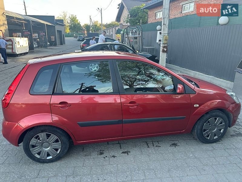 Хэтчбек Ford Fiesta 2008 в Ивано-Франковске