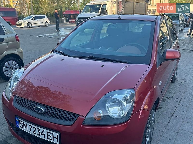 Хэтчбек Ford Fiesta 2008 в Ивано-Франковске