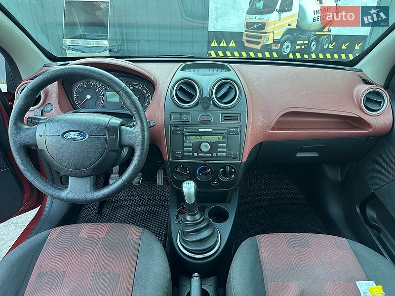 Хэтчбек Ford Fiesta 2008 в Ивано-Франковске