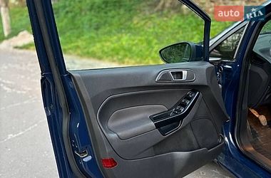Хэтчбек Ford Fiesta 2014 в Остроге
