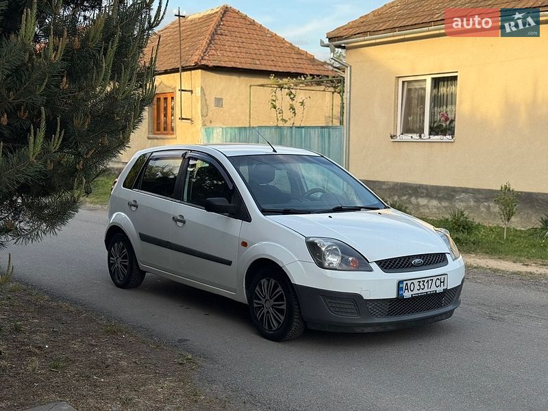 Хэтчбек Ford Fiesta 2007 в Мукачево