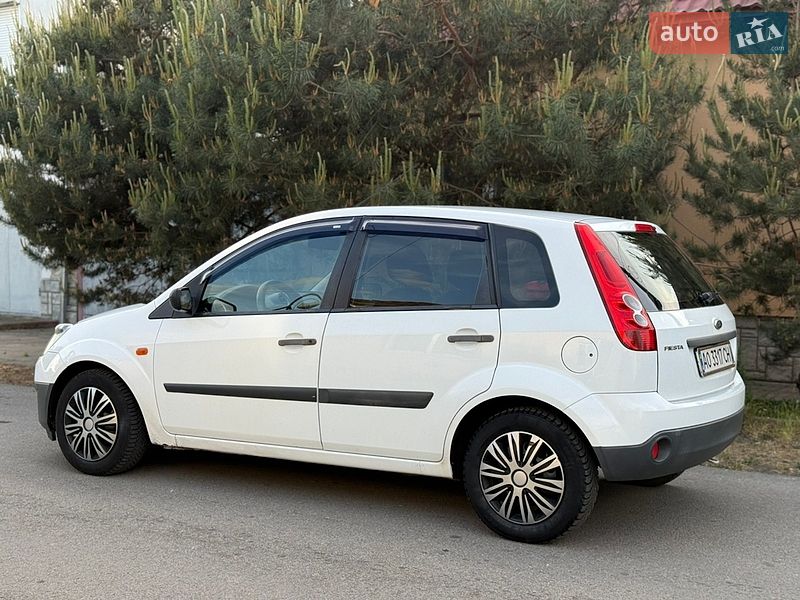 Хэтчбек Ford Fiesta 2007 в Мукачево