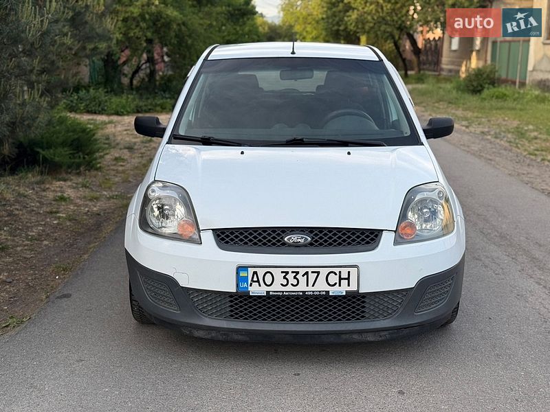 Хэтчбек Ford Fiesta 2007 в Мукачево