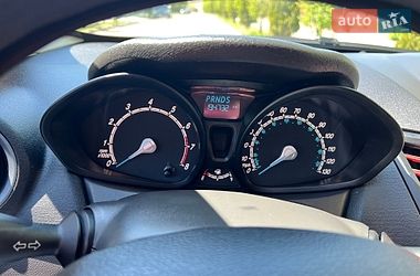 Седан Ford Fiesta 2015 в Киеве