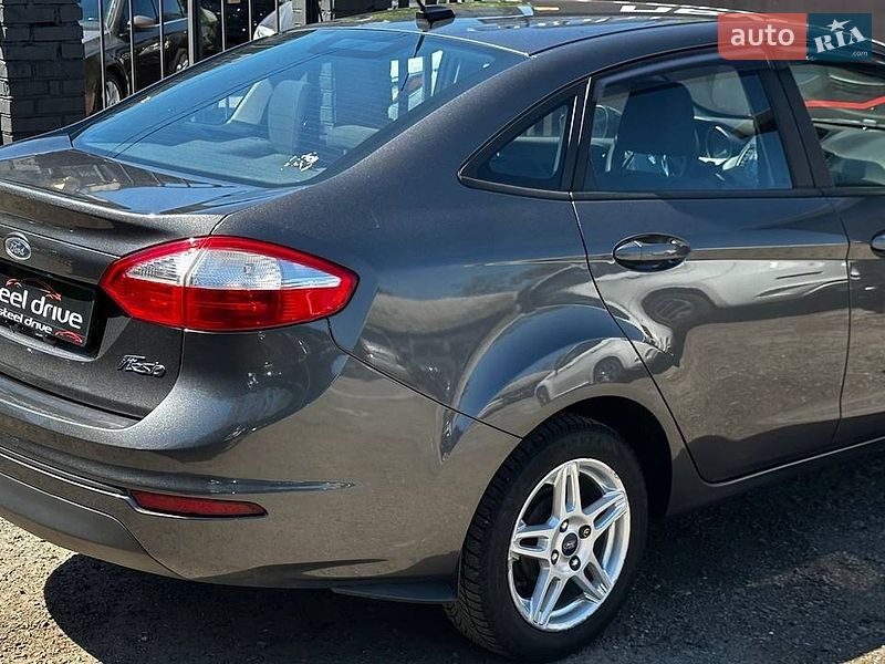 Седан Ford Fiesta 2017 в Миколаєві