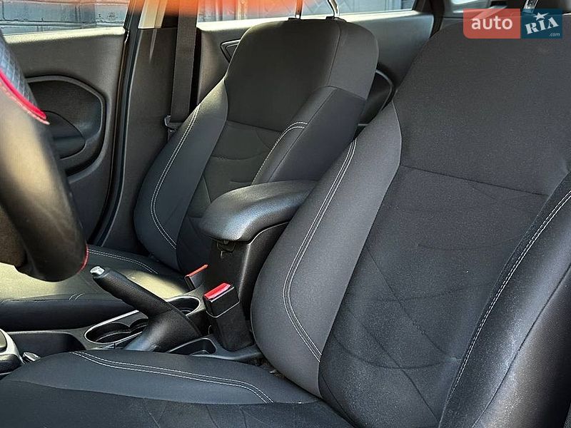 Седан Ford Fiesta 2017 в Миколаєві
