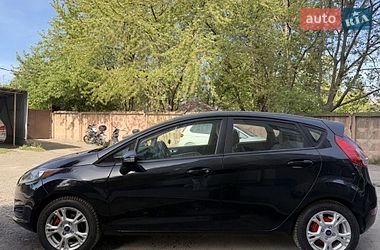Хэтчбек Ford Fiesta 2016 в Львове