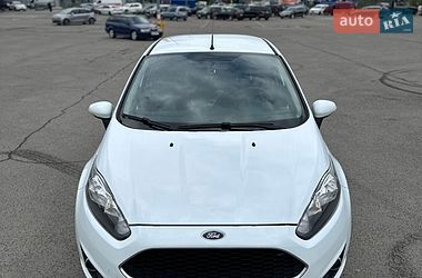 Хэтчбек Ford Fiesta 2016 в Львове