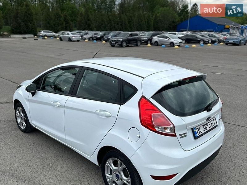 Хэтчбек Ford Fiesta 2016 в Львове