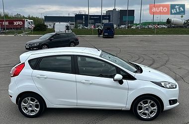Хэтчбек Ford Fiesta 2016 в Львове