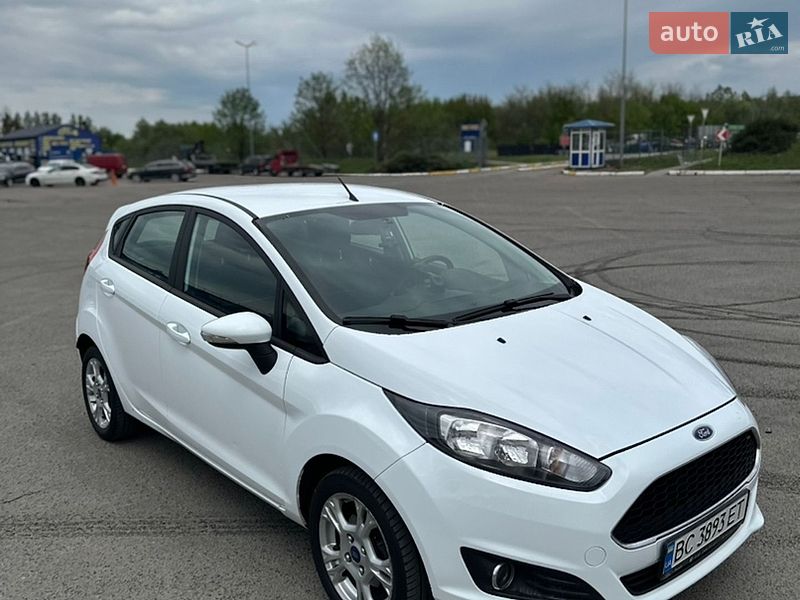 Хэтчбек Ford Fiesta 2016 в Львове