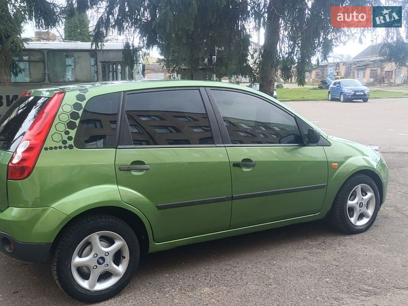 Хэтчбек Ford Fiesta 2007 в Прилуках