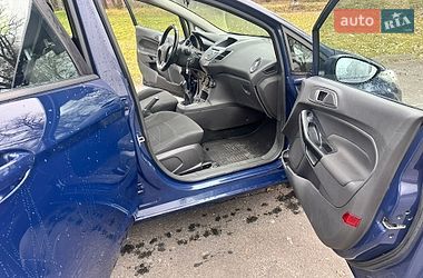 Хетчбек Ford Fiesta 2015 в Городку