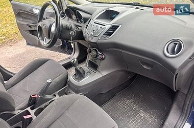 Хетчбек Ford Fiesta 2015 в Городку