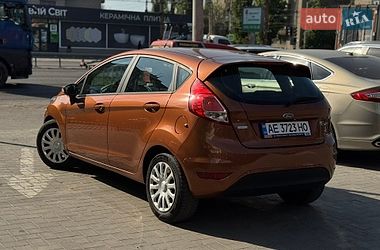 Хетчбек Ford Fiesta 2014 в Дніпрі