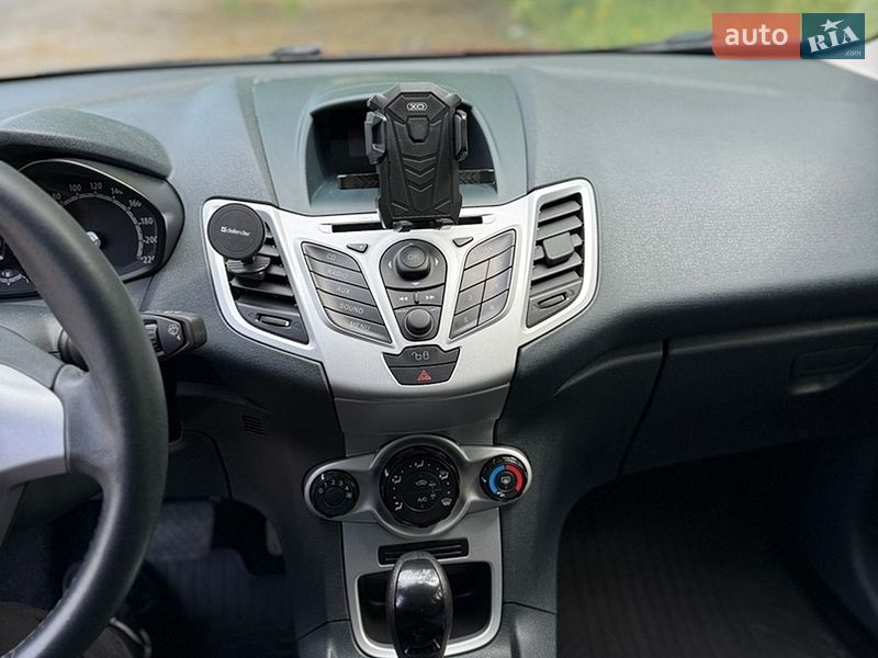 Хэтчбек Ford Fiesta 2011 в Киеве