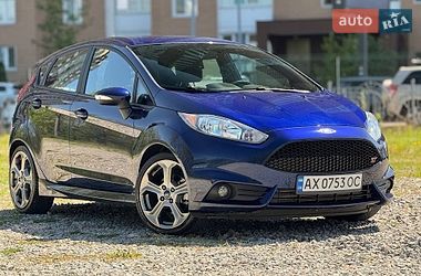 Хэтчбек Ford Fiesta 2015 в Киеве