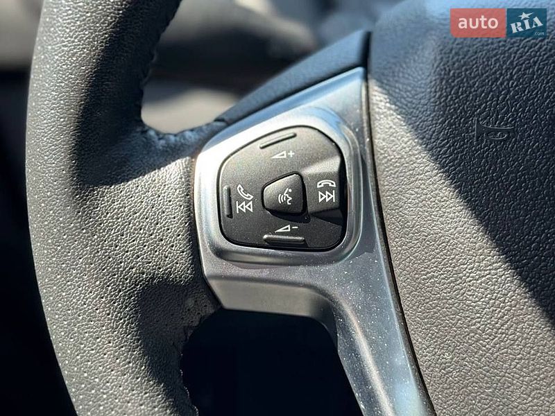 Хэтчбек Ford Fiesta 2015 в Киеве