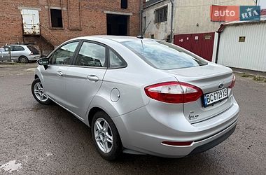 Седан Ford Fiesta 2018 в Львові