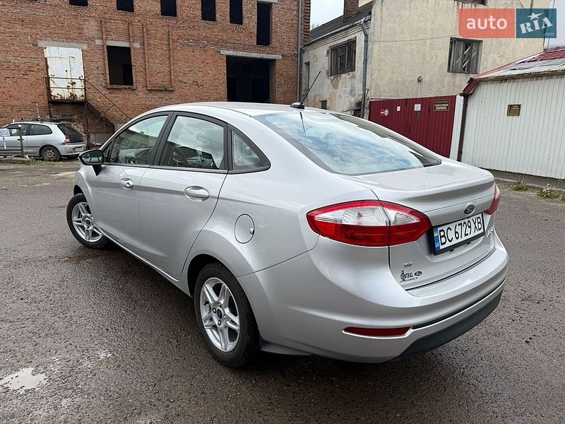 Седан Ford Fiesta 2018 в Львові