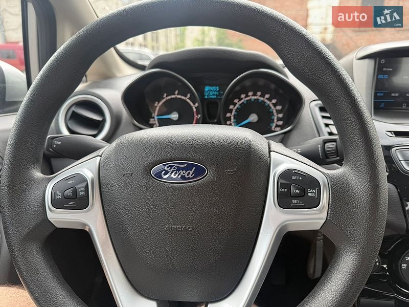 Седан Ford Fiesta 2018 в Львові
