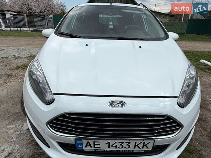 Хетчбек Ford Fiesta 2016 в Синельниковому