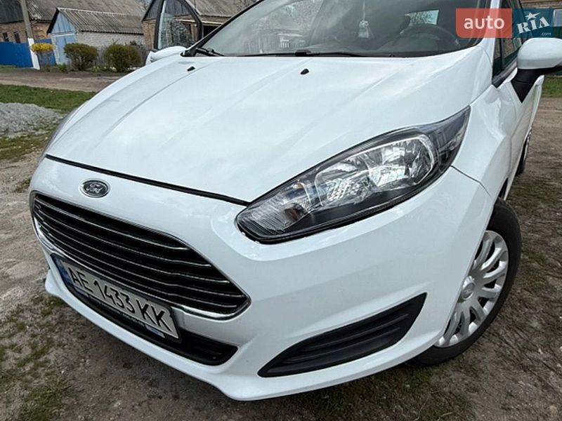 Хетчбек Ford Fiesta 2016 в Синельниковому