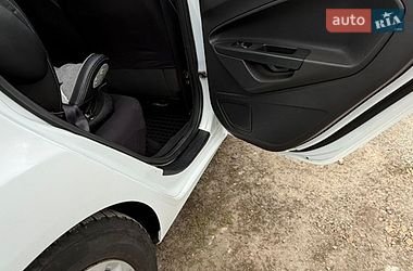 Хетчбек Ford Fiesta 2016 в Синельниковому