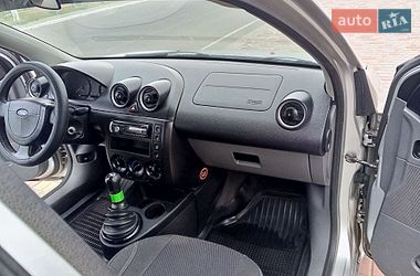 Хэтчбек Ford Fiesta 2002 в Белгороде-Днестровском