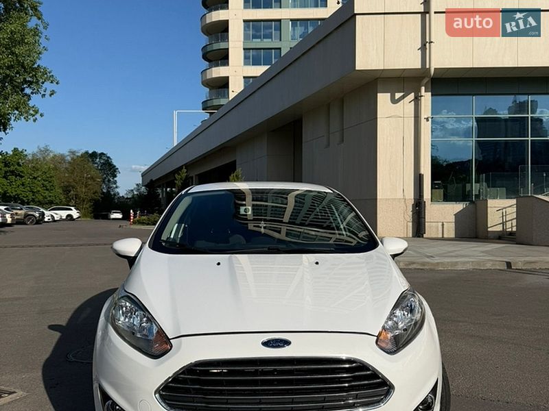 Седан Ford Fiesta 2017 в Днепре
