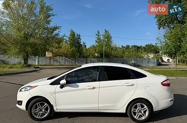 Седан Ford Fiesta 2017 в Днепре