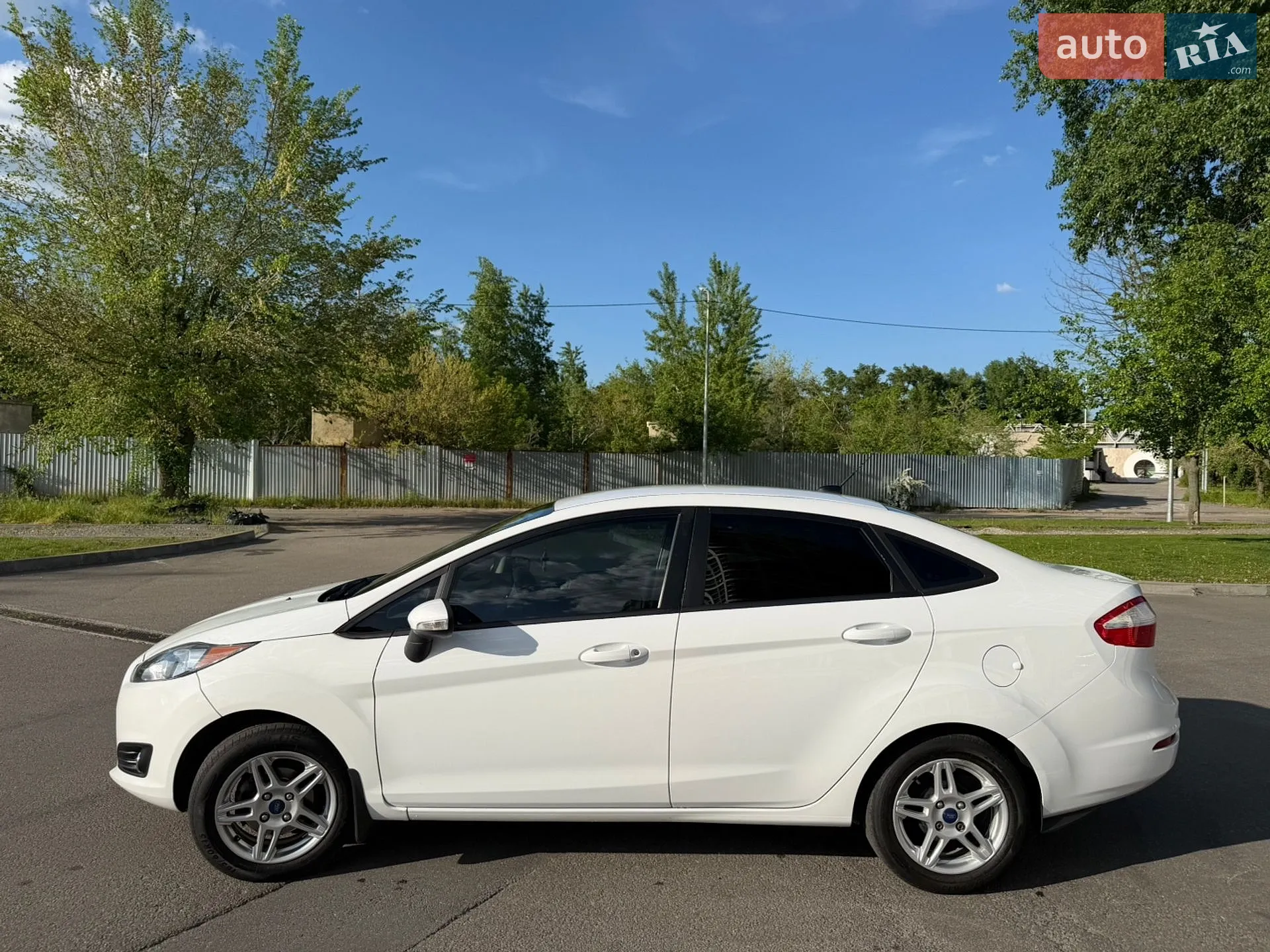 2017 Ford Fiesta - мініатюра 5