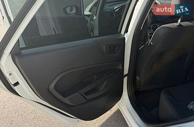 Седан Ford Fiesta 2017 в Днепре