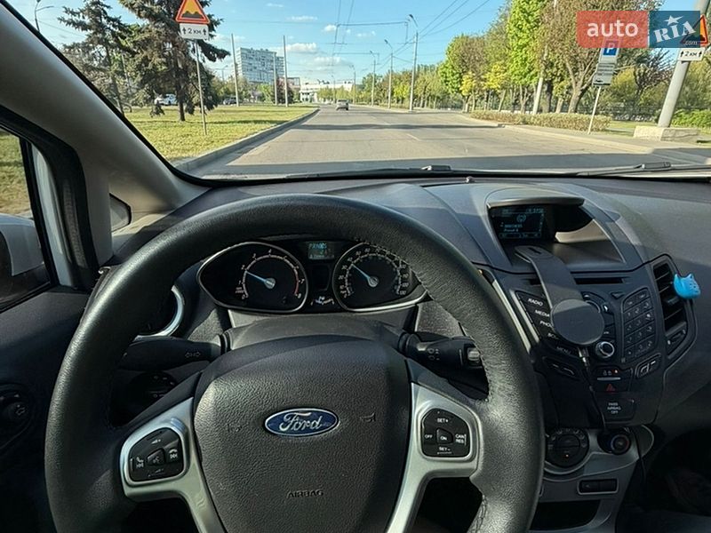 Седан Ford Fiesta 2017 в Днепре