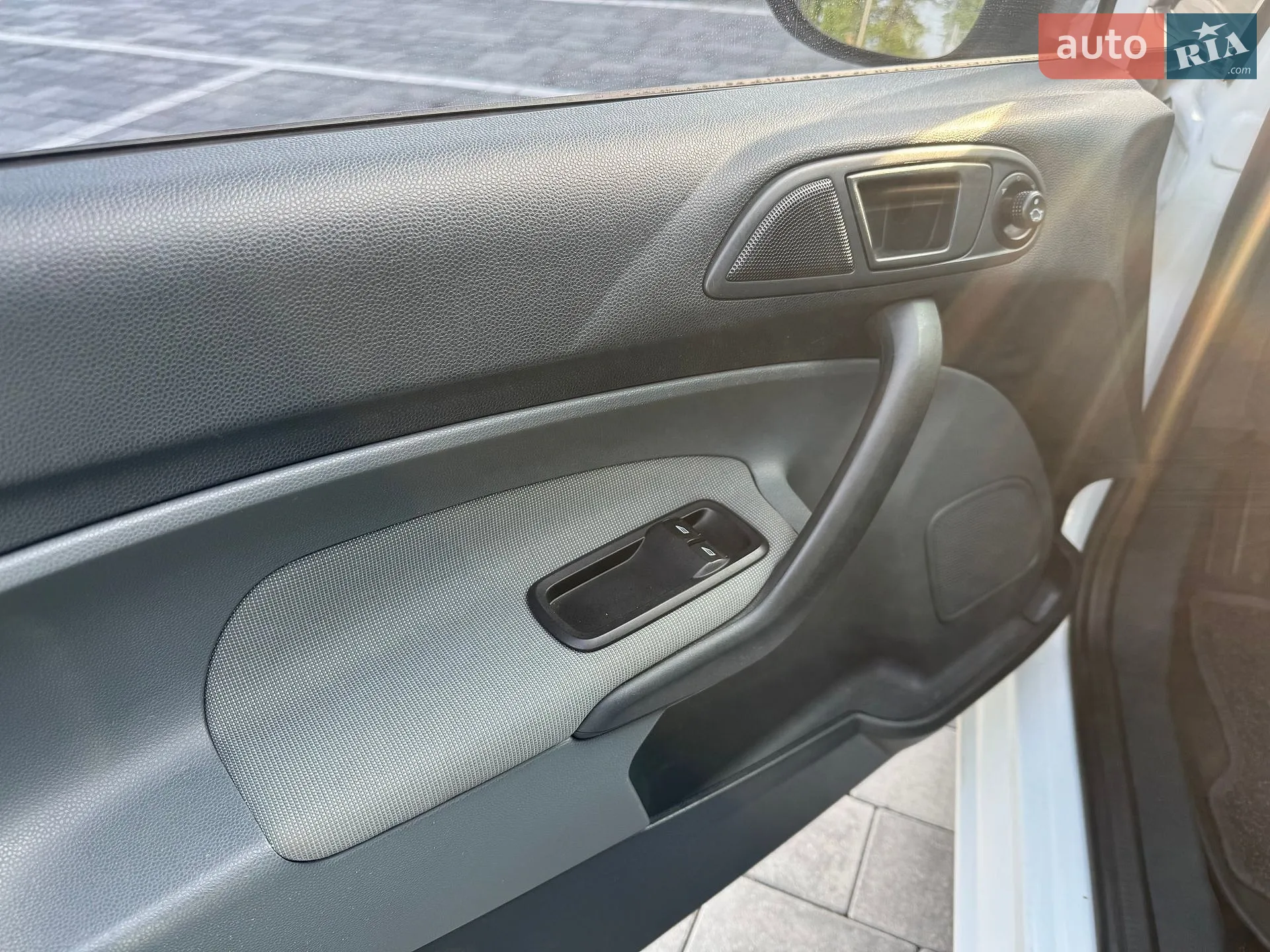 2010 Ford Fiesta - мініатюра 23