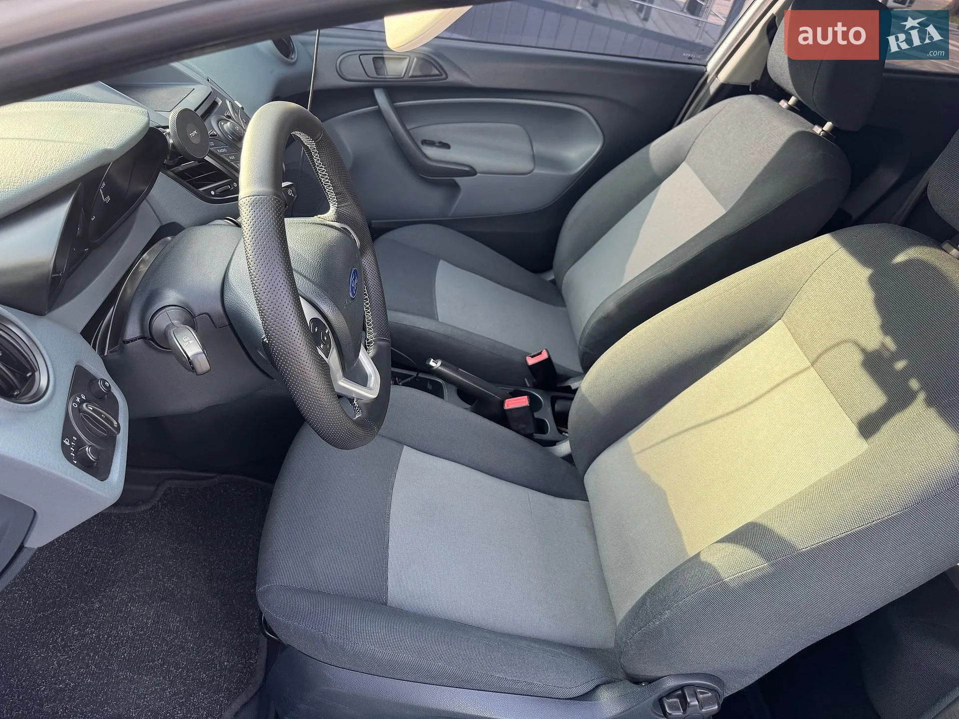 2010 Ford Fiesta - мініатюра 21