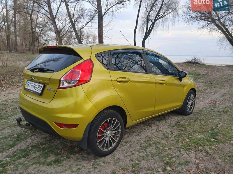 Хетчбек Ford Fiesta 2013 в Києві