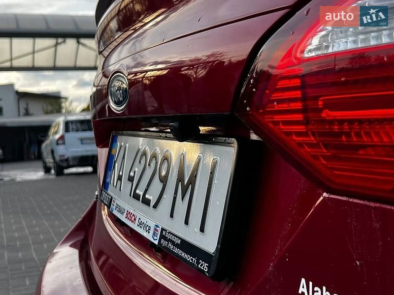 Седан Ford Fiesta 2016 в Киеве