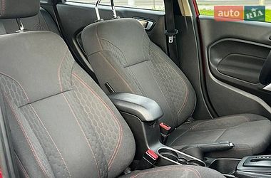 Седан Ford Fiesta 2016 в Киеве